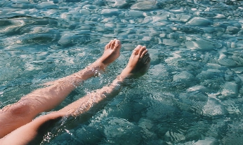 ¿Cómo cuidar tus pies en verano? 6 consejos tan fáciles que querrás ir descalzo todo el tiempo