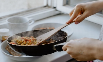 Cocina de aprovechamiento: ideas para que tus alimentos no acaben en la basura.