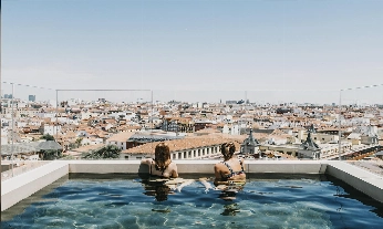 Las mejores piscinas de hotel Madrid