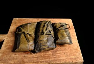 Tamal negro, típico plato de Guatemala