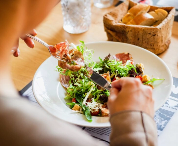 6 consejos para comer fuera si estás a dieta