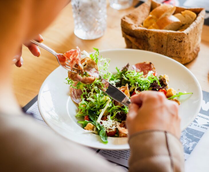 6 consejos para comer fuera si estás a dieta