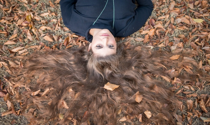 ¿Cómo cuidar el pelo en otoño? Esturirafi nos da la solución