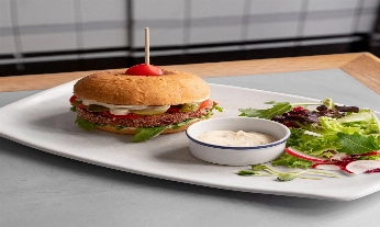 ¿Conoces Teresa Carles Healthy Foods? Ahora puedes probar su nueva gama de carnes y quesos plant-based