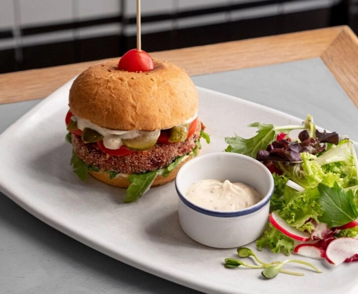 ¿Conoces Teresa Carles Healthy Foods? Ahora puedes probar su nueva gama de carnes y quesos plant-based