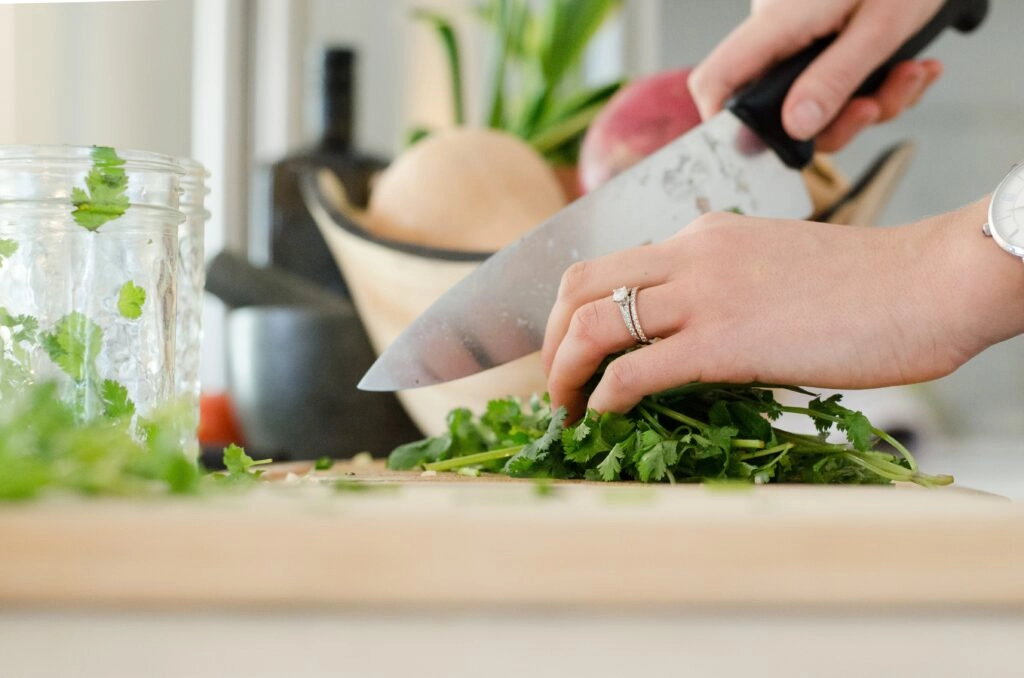 Cocinar más y comer menos fuera