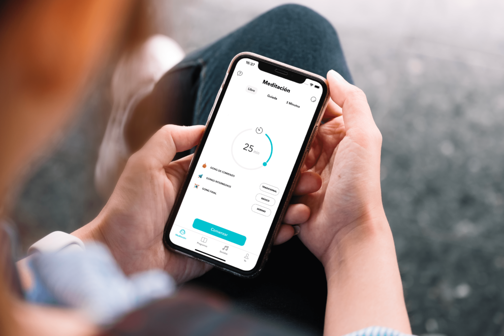 Con la app de meditación de Petit BamBou aprenderás a vivir más consciente y feliz.