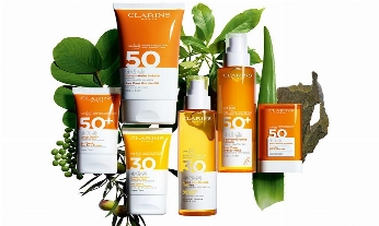 Clarins respeta los océanos con sus productos solares.