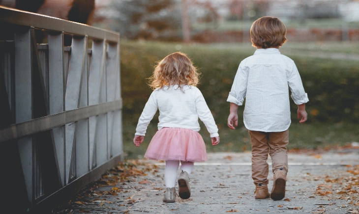 beneficios tener hermanos salud mental