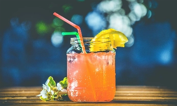 Beneficios y recetas de infusiones frías
