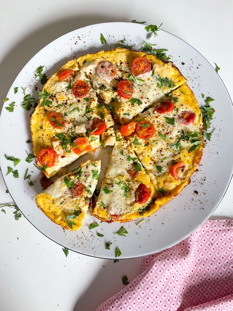 Frittata de pollo y tomates cherry