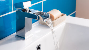 Ahorrar agua es muy sencillo y con ello ayudas al planeta Ahorrar agua es muy sencillo y con ello ayudas al planeta