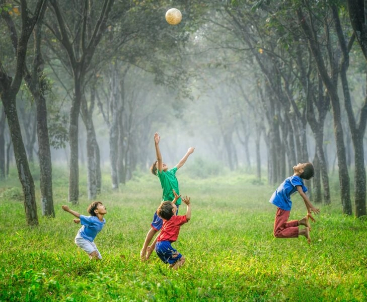 Niños jugando