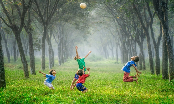 Niños jugando
