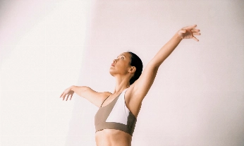 xuan-lan-born-living-yoga