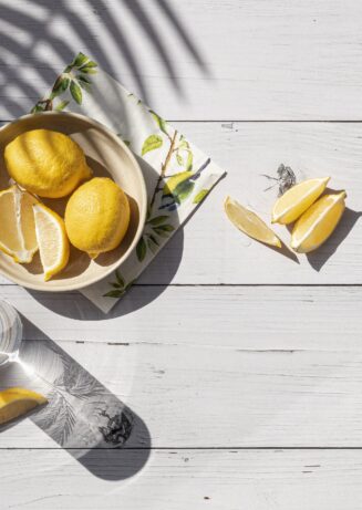 Agua con limón.