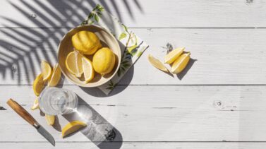 agua-limon Agua con limón.