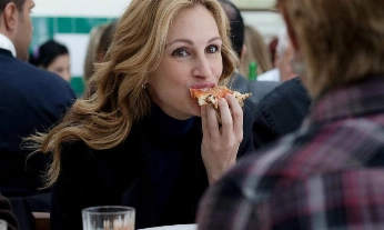 Julia Roberts en la película Come, Reza, Ama