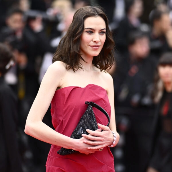 alexa-chung-pelo-fino