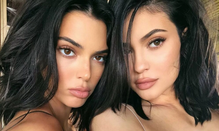 Kendall-Kiley-Jenner-haciendo-selfi