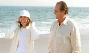 Diane Keaton y Jack Nicholson en Alguien tiene que ceder.