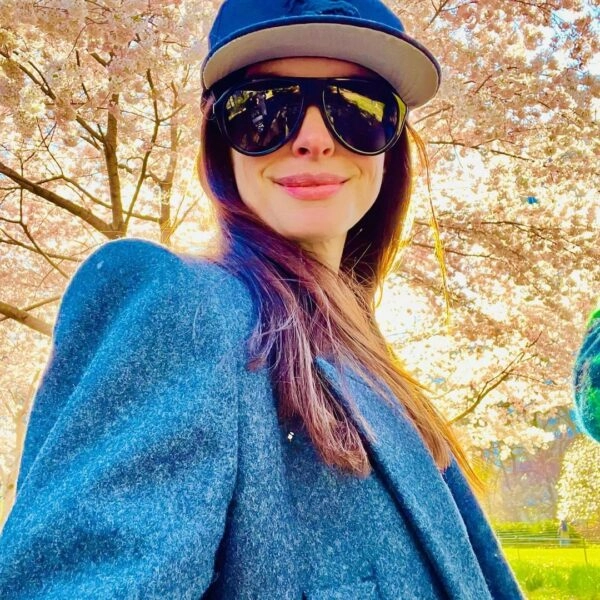 Anne Hathaway una de las celebrities que ha hablado de su sobriedad voluntaria.