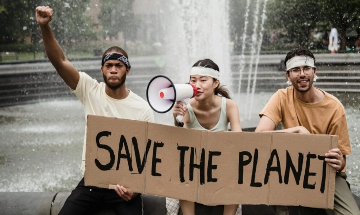 Cambio climático emisiones huella de carbono calor.