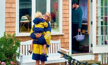 La actriz Chloë Sevigny con su hijo al que tuvo con 45 años, edad cercana a al menopausia