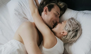 Dormir en pareja