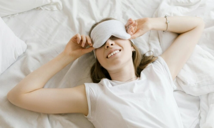 Dormir mal está relacionado con un aumento del riesgo de sufrir demencia en la vejez. FOTO: iam_os en Unsplash.
