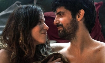 Fotograma de la pareja protagonista de Los años nuevos.