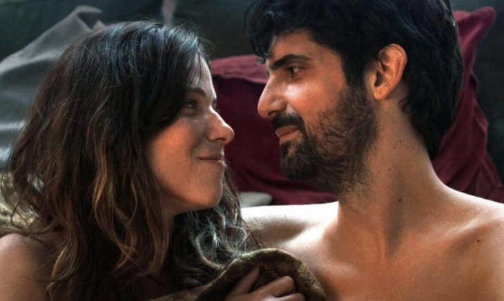 Fotograma de la pareja protagonista de Los años nuevos.