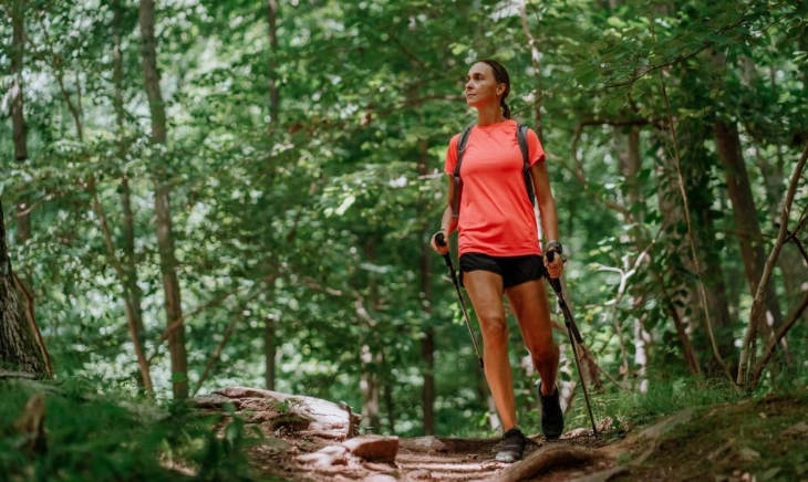 Rucking caminar con peso en mochila