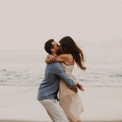 Conocer las formas en las que expresas tu afecto y compartirlas con la persona con la que estás, también ayuda a tener una mejor relación. FOTO: Pexels.