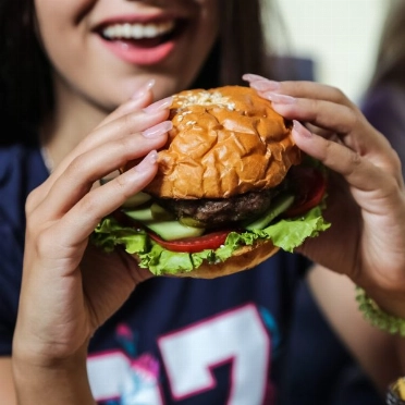 Los alimentos ultraprocesados poseen alto niveles de colesterol LDL. FOTO: Freepik.