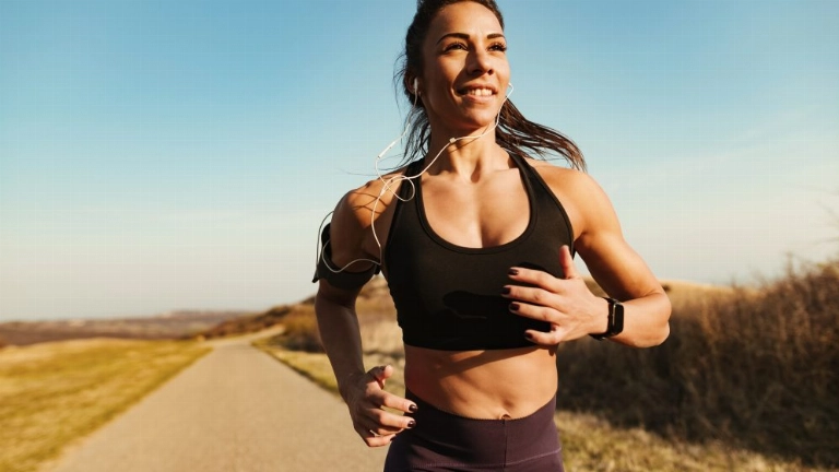 La práctica de ejercicio intenso ayuda a acelerar el metabolismo. FOTO: Freepik. La práctica de ejercicio intenso ayuda a acelerar el metabolismo. FOTO: Freepik.