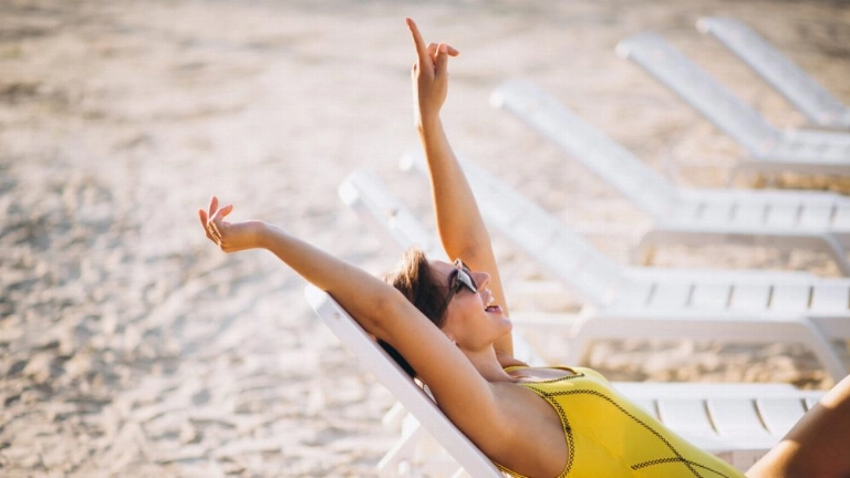 Un 41% de la población aún pensando que el bronceado es sinónimo de belleza o de aspecto saludable. FOTO: Freepik. Un 41% de la población aún pensando que el bronceado es sinónimo de belleza o de aspecto saludable. FOTO: Freepik.