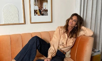 Cindy Crawford, 59 años, demuestra que se puede llevar largo el pelo a partir de los 50