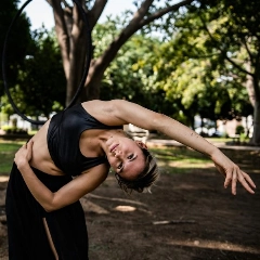 La sentadilla con salto de rana es un ejercicio ideal para mantener un peso saludable. FOTO: Pexels.