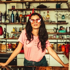 La cerveza sin alcohol gana espacio en la nevera: en España ya supone el 14 % del mercado y crece mientras el consumo de alcohol tradicional sigue cayendo. Foto: Harrison Haines / Pexels