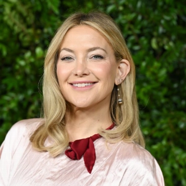 Rostro reluciente y las pilas cargadas desde primera hora de la mañana. Kate Hudson comparte con todo el mundo a qué hora se levanta, lo que come y hasta sus trucos para dormir como un bebé, FOTO: Gilbert Flores/Variety via Getty Images.