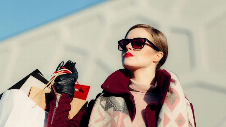 La salud no puede ser como ir de compras y volver a casa con bolsas de muchas tiendas. Debe ser un traje a medida y con mucha precaución. FOTO: Freestocks / Unsplash. 