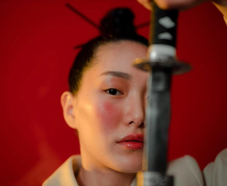 pexels-cottonbro-8765046 Mujer coreana con piel perfecta porque usa crema con espículas