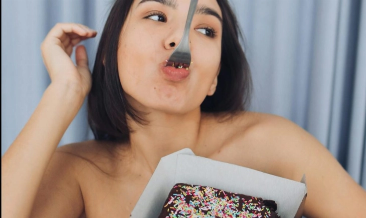 Mujer practica el egoísmo positivo