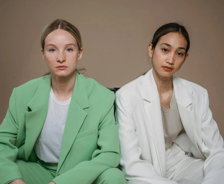 Dos mujeres descubren los beneficios del persón