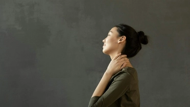 Hay mañanas en que no hace falta espejo para saber que has dormido poco: el cuerpo pasa factura antes que la piel. Foto: Pexels