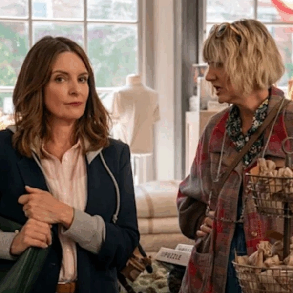 Fotograma de The Four Seasons con dos mujeres en edad de terapia hormonal sustitutiva