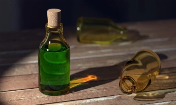 Botella con aceite de algas