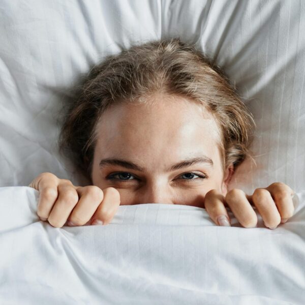 No podemos culparte por no quere poner el pie fuera de la cama. En especial, en esas mañanas frías en las que no apetece nada arrancar la jornada. Llámalo hurkle-durkle o 'unos minutos más, por favor'. FOTO: Marcus Aurelius/Pexels. 