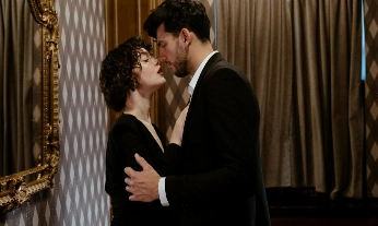 Mujer con deseo sexual porque toma testosterona en la menopausia